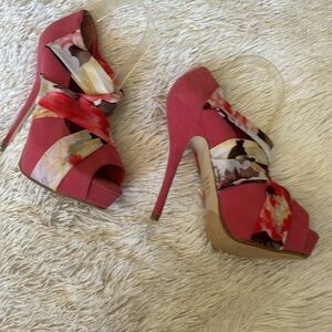 Soft beautiful bright Sz 7M pink suede floral straps heel platform sandals